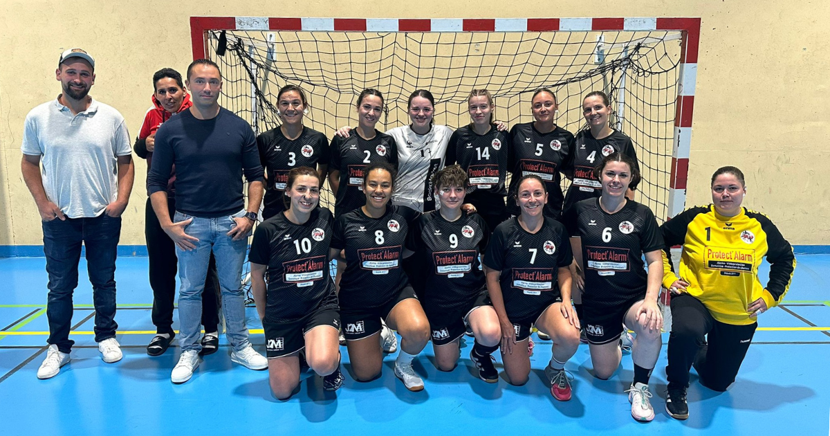 photo séniors B HCPLV saison 2024-2025 avec sponsors